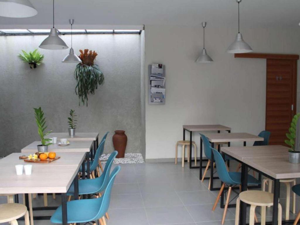 Casa Living Setiabudi Джакарта Экстерьер фото