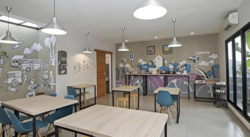 Casa Living Setiabudi Джакарта Экстерьер фото