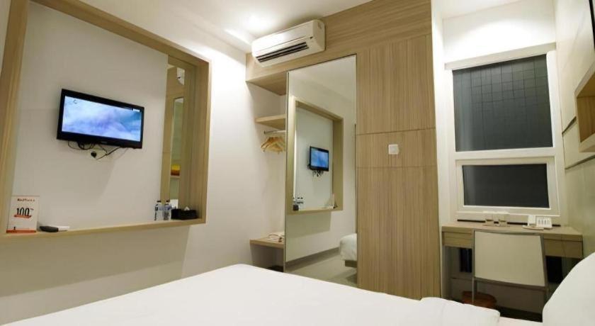 Casa Living Setiabudi Джакарта Экстерьер фото