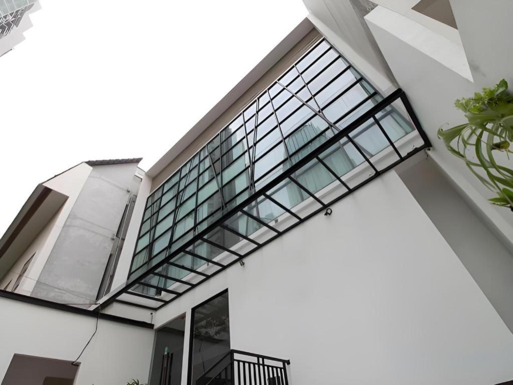 Casa Living Setiabudi Джакарта Экстерьер фото